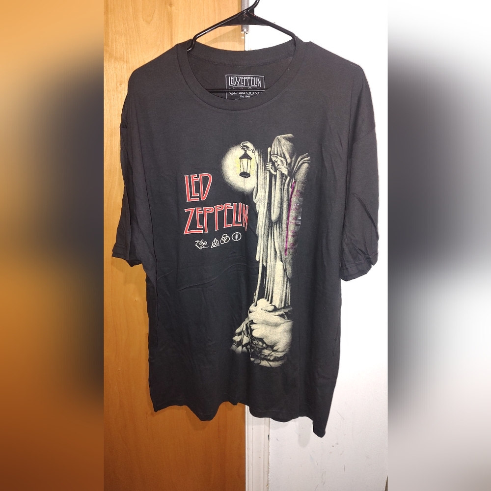 Led Zeppelin ZOFO Old Man On Mountain Black Crew neck Short Sleeve T-Shirt XL
